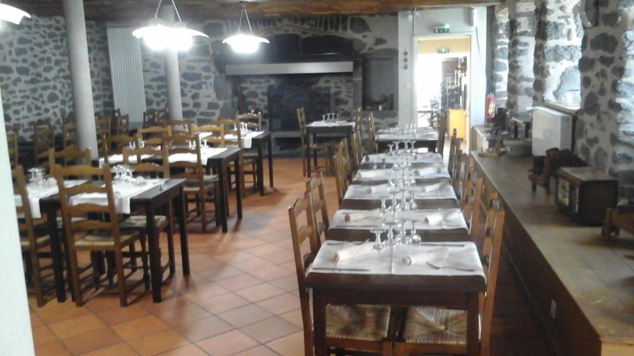 Auberge Les Fontilles Coltines Exteriér fotografie