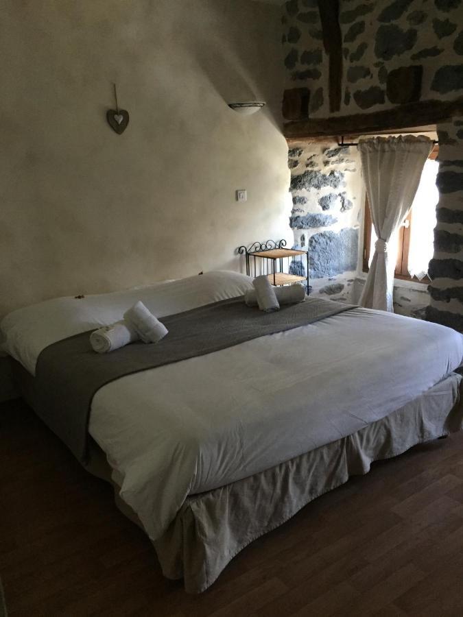 Auberge Les Fontilles Coltines Exteriér fotografie